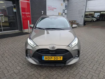 Car image 2