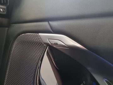 Car image 37