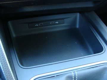 Car image 37