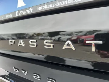 Car image 32