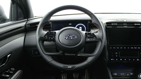 Car image 24