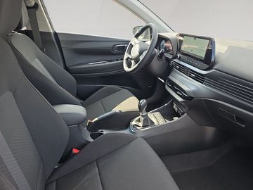 Car image 14