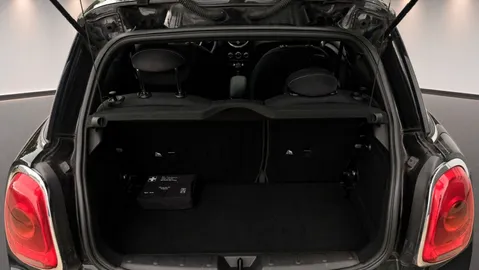 Car image 38