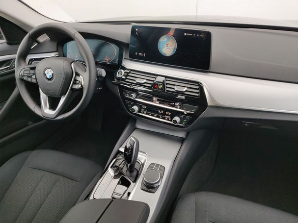 BMW 520d Touring 140 kW image number 13