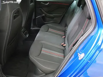 Car image 25