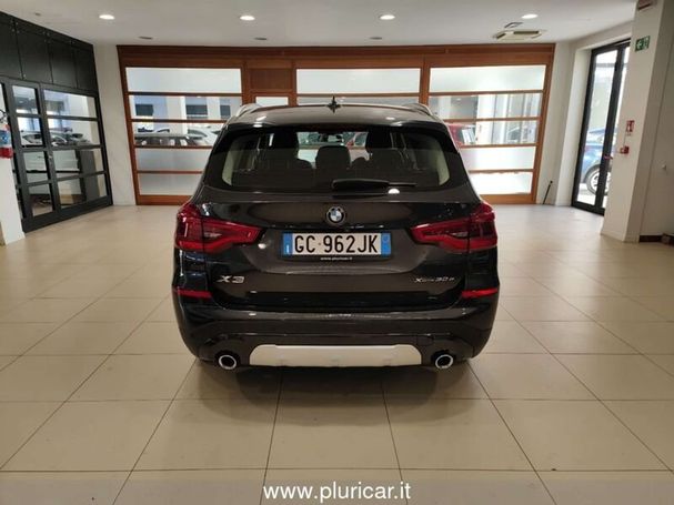 BMW X3 xDrive30e xLine 215 kW image number 16