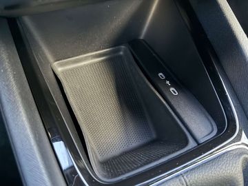 Car image 33