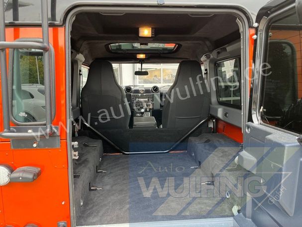 Land Rover Defender SE 110 kW image number 16