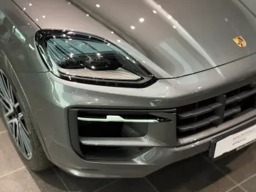 Car image 38