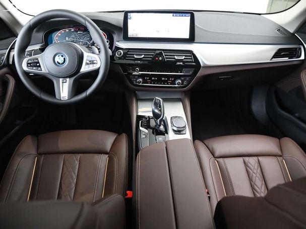 BMW 530 Touring xDrive 215 kW image number 8