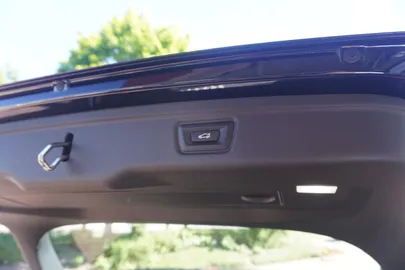 Car image 40