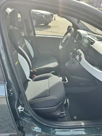 Car image 23