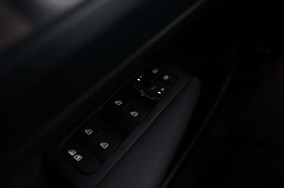 Car image 38