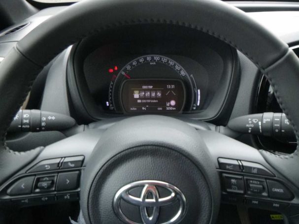 Toyota Aygo X 53 kW image number 7