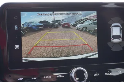 Car image 26