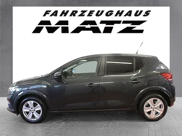 Car image 4