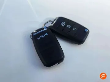 Car image 28
