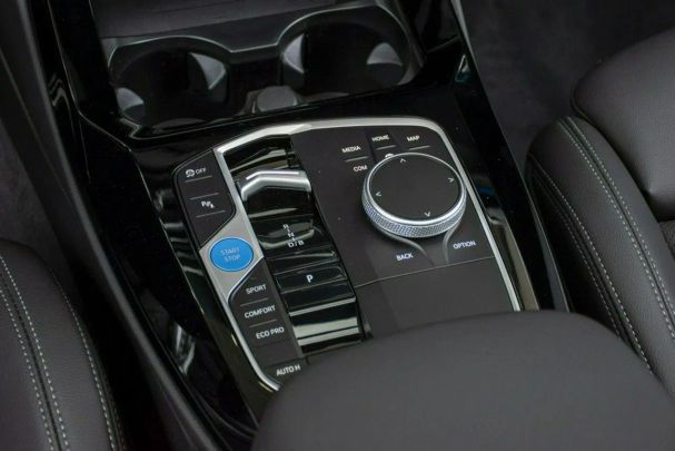 BMW iX3 Inspiring 210 kW image number 19