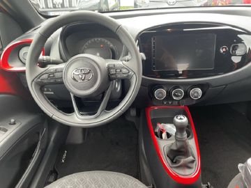 Car image 10