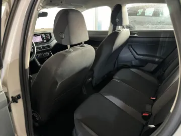 Car image 27