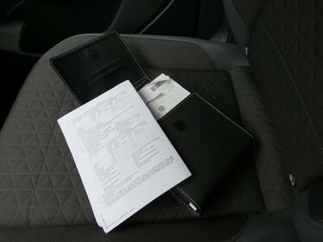 Car image 38