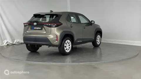 Car image 4