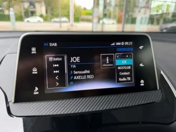 Car image 27