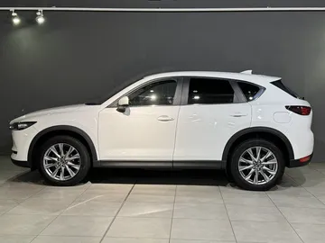 Car image 4