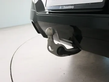 Car image 32