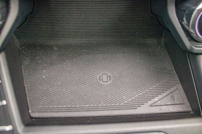 Car image 47