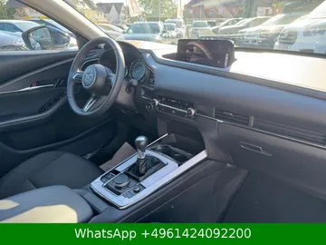 Car image 27