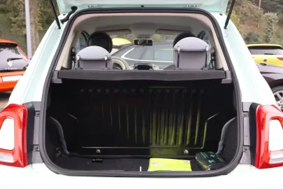 Car image 26