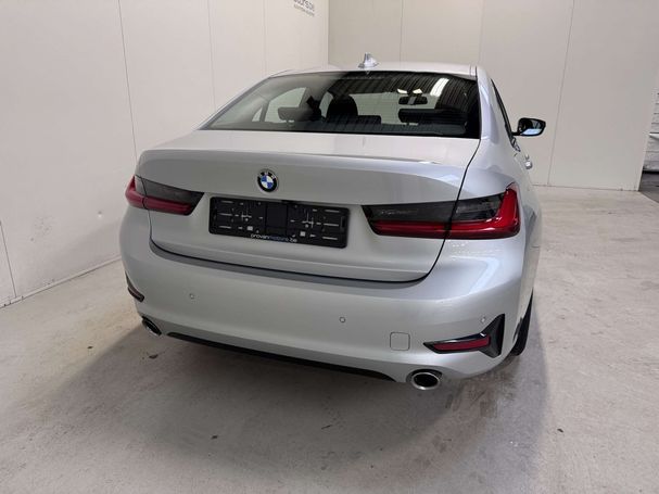 BMW 320i 135 kW image number 28