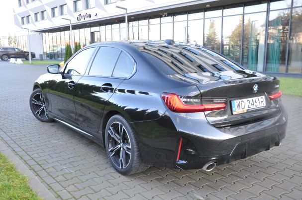 BMW 318i M Sport 115 kW image number 5