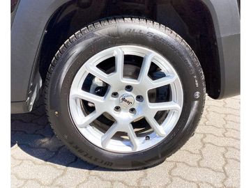 Car image 25