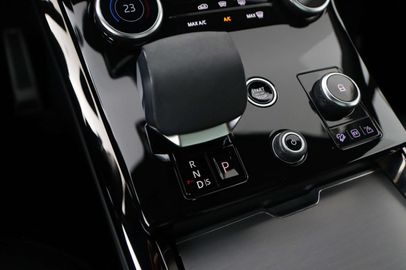 Car image 36