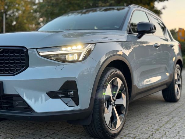 Volvo XC40 B4 Plus Dark DKG 145 kW image number 14