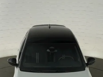 Car image 40