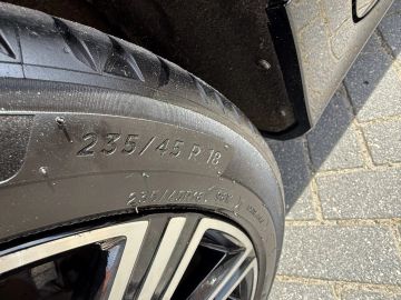 Car image 39
