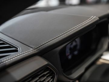 Car image 40
