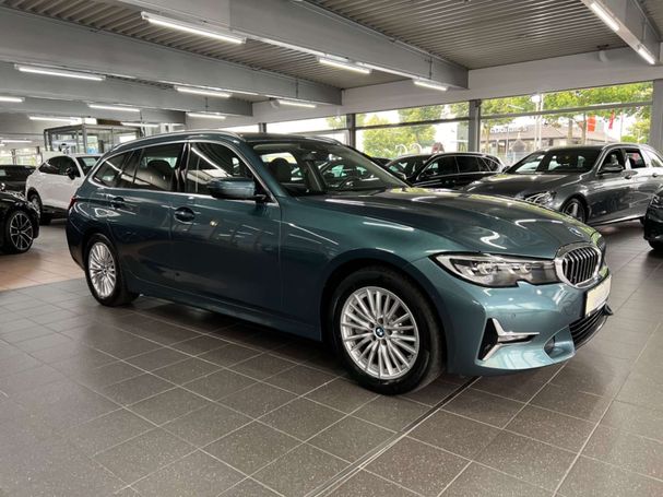 BMW 330 Touring Luxury Line 185 kW image number 2