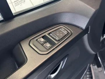 Car image 35