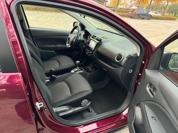 Car image 10