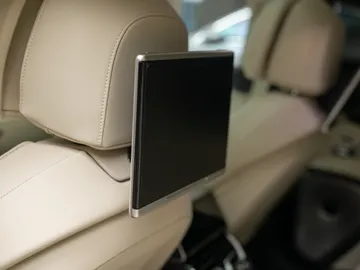 Car image 39