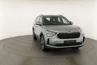 Car image 30