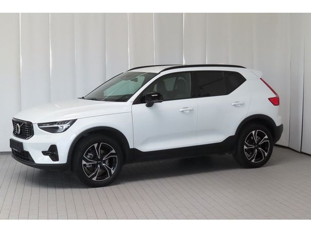 Volvo XC40 Plus Dark 120 kW image number 1