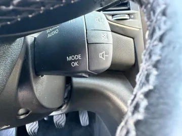 Car image 36