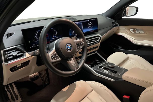 BMW 330e Touring xDrive 216 kW image number 9