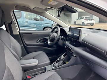 Car image 13