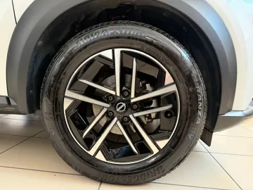 Car image 28
